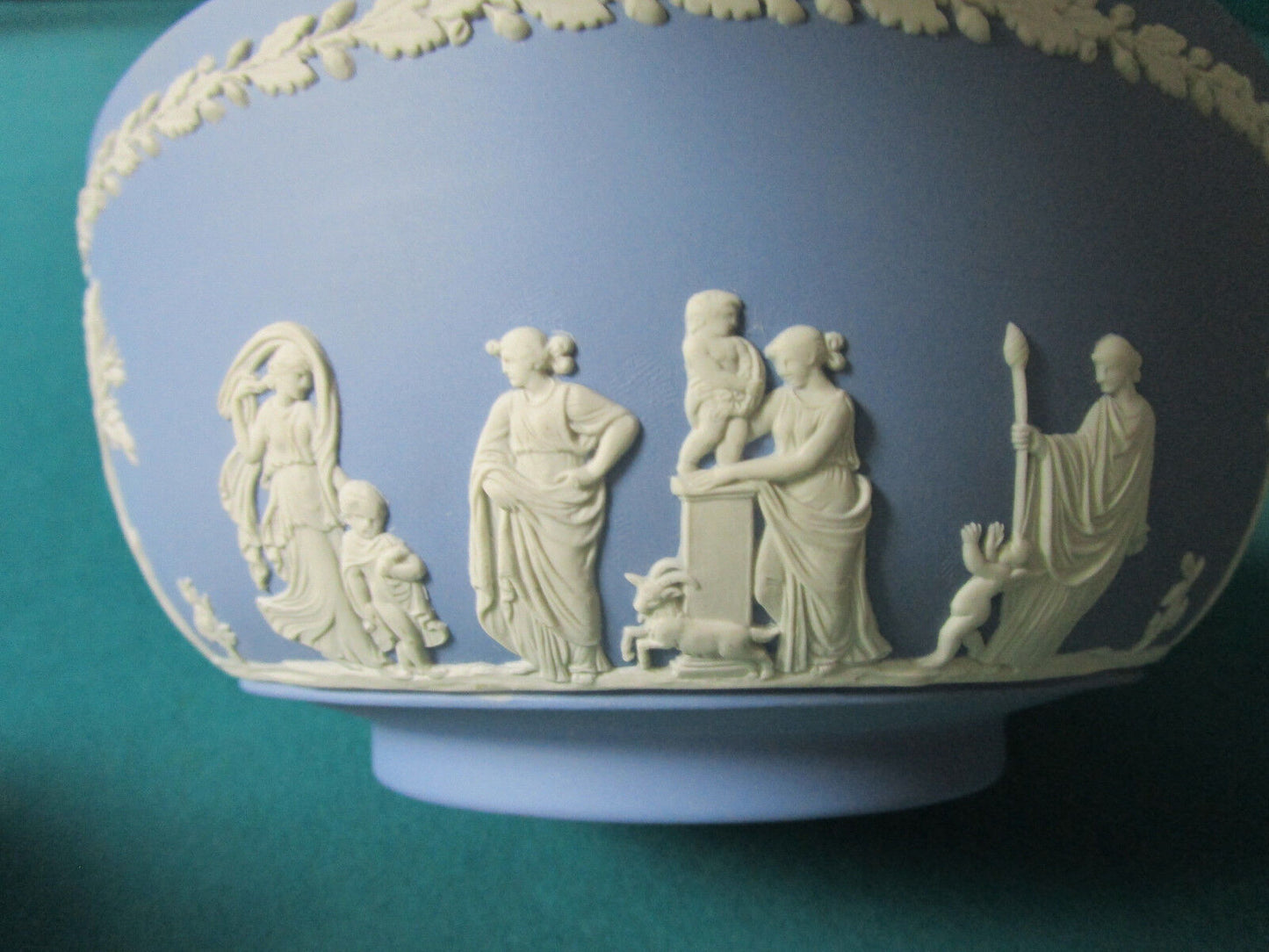 WEDGWOOD ENGLAND BLUE  JASPERWARE BOWL GREEK FIGURES SACRIFICIAL PATTERN