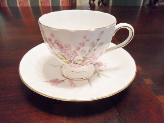 Tuscan England cup and saucer D2024, pink flowers bouquet, gold rim [58]