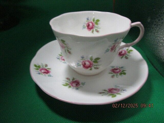 Rosina  England  RED ROSES cup ,saucer  [84]