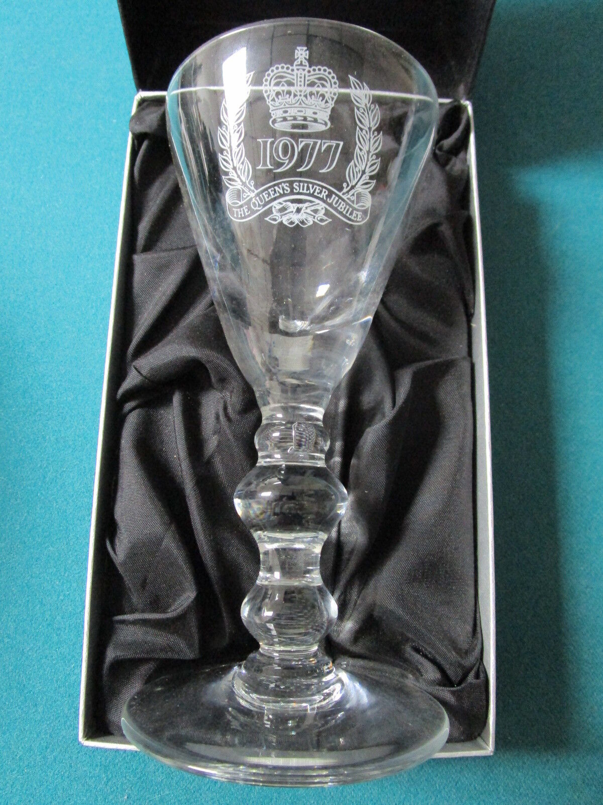 1977 The Queens Silver Jubilee glass, NIB, 25th year in the reign of her Majesty