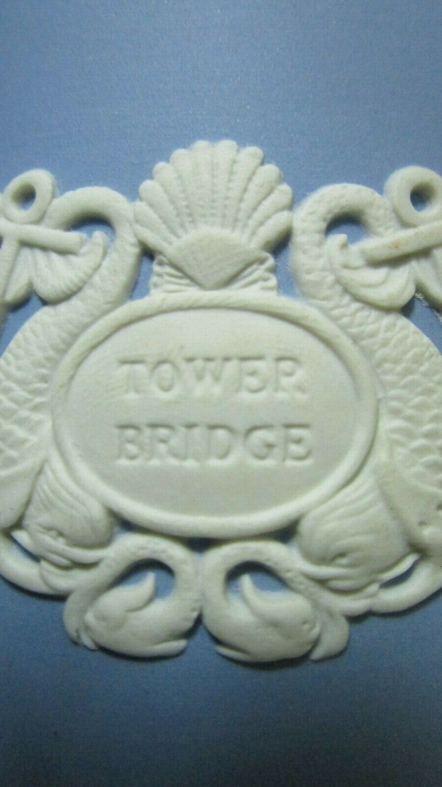 WEDGWOOD CHRISTMAS 1975 TOWER BRIDGE BEER COFFEE MUG ORIGINAL  4 1/4"