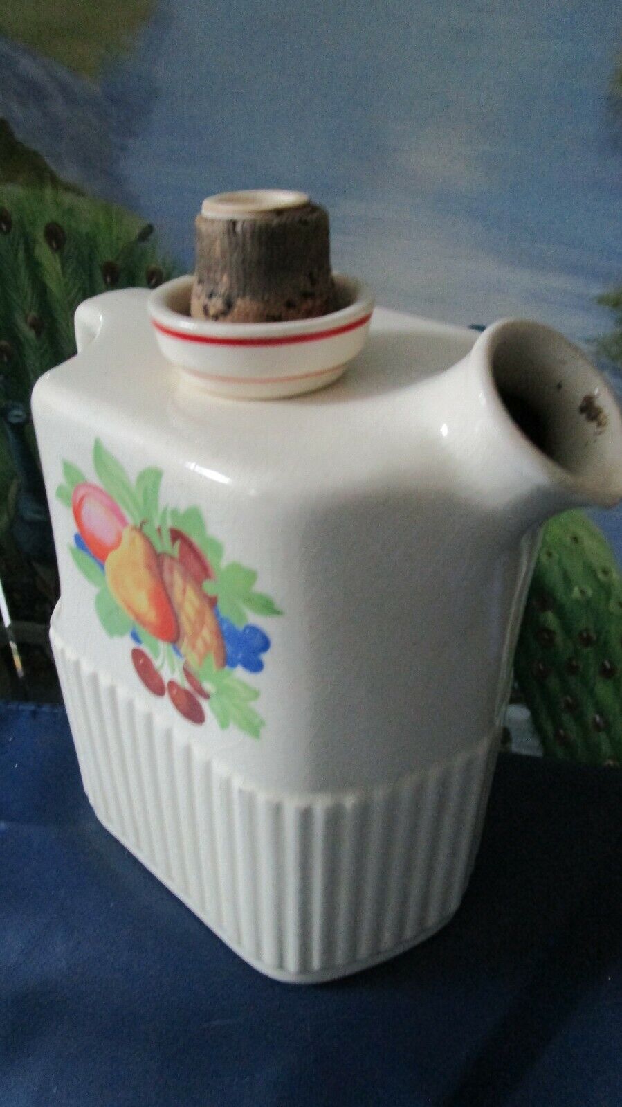 UNIVERSAL CAMBRIDGE POTTERY WATER CONTAINER WITH STOPPER 9 x 7IN