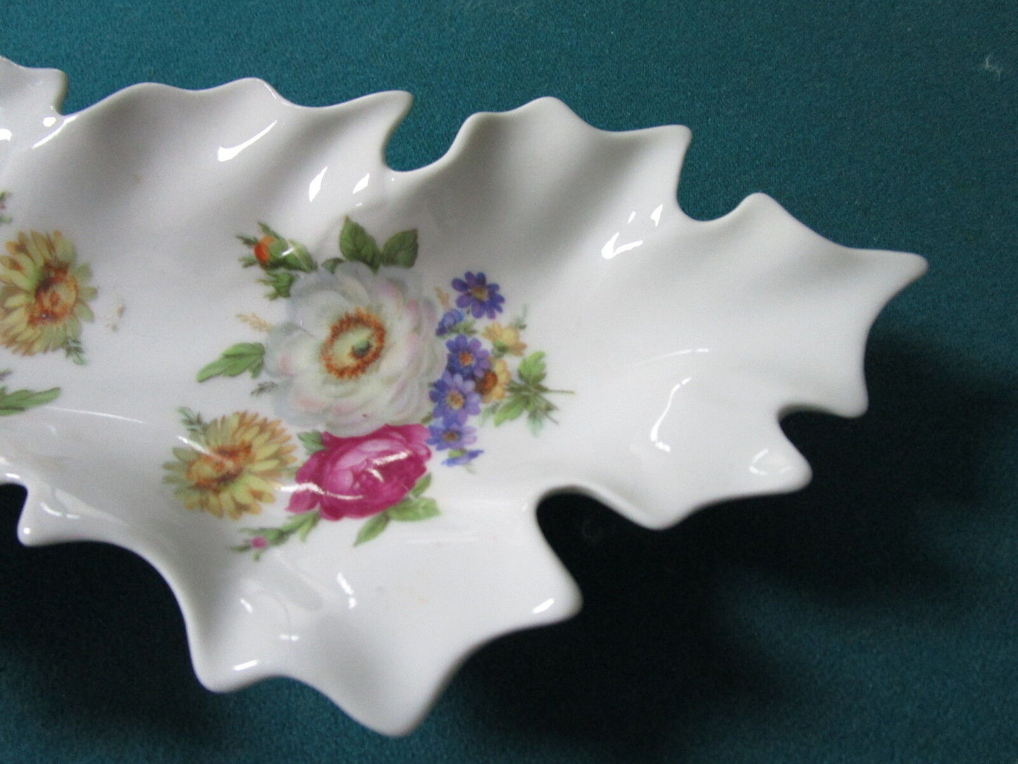 Vintage Ceramic flower bouquet Old Nuremberg Bavaria Germany Leaf Dish, 11" ORIG