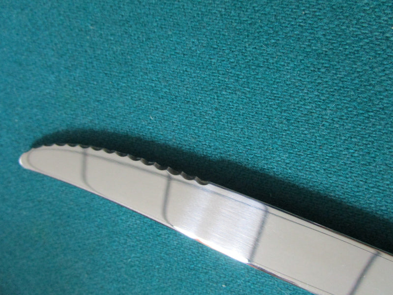 Oneida Bittersweet Discontinued 8 Steak Individual Serrated Knives  9"