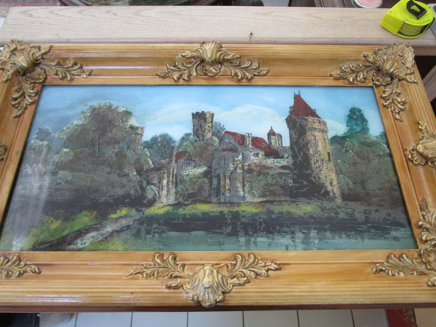 VERRE EGLISE REVERSE PAINTING GLIMPSE OF CASTLE