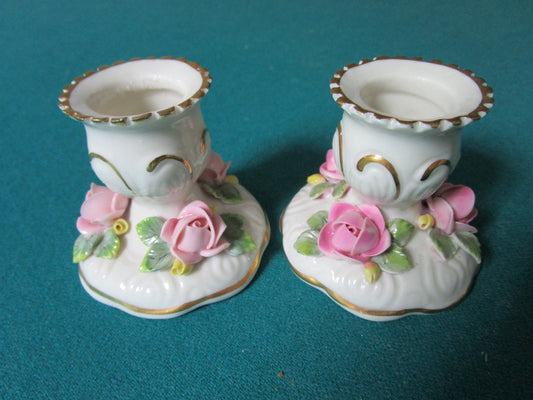 DRESDEN GERMANY PAIR OF CANDLE HOLDERS ROSES AND GOLD 2" TALL [*a14]