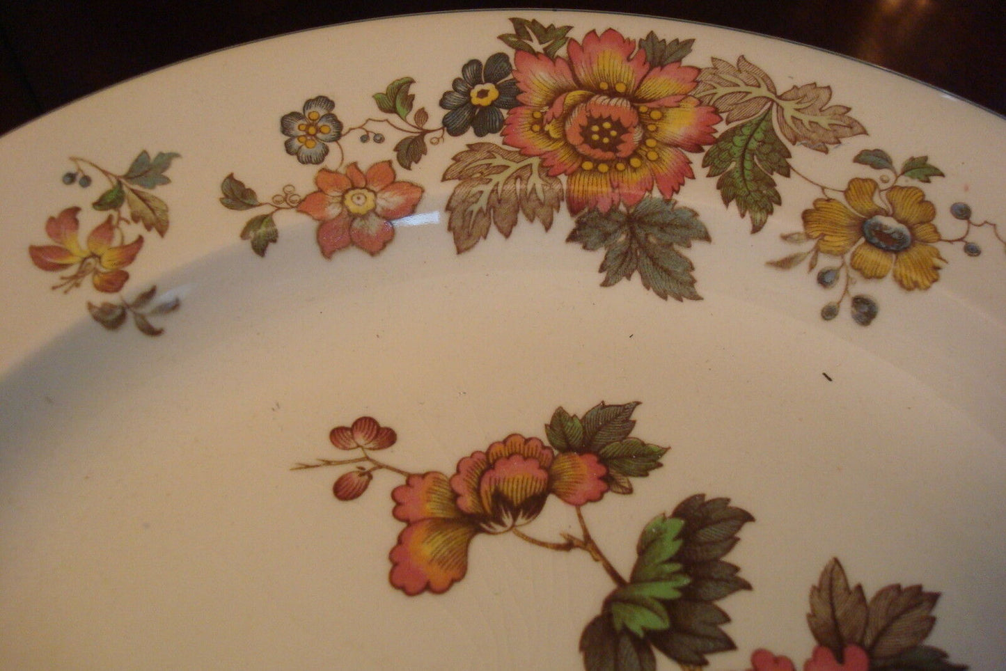 Wedgwood EASTERN FLOWERS TKD 426 Round Platter