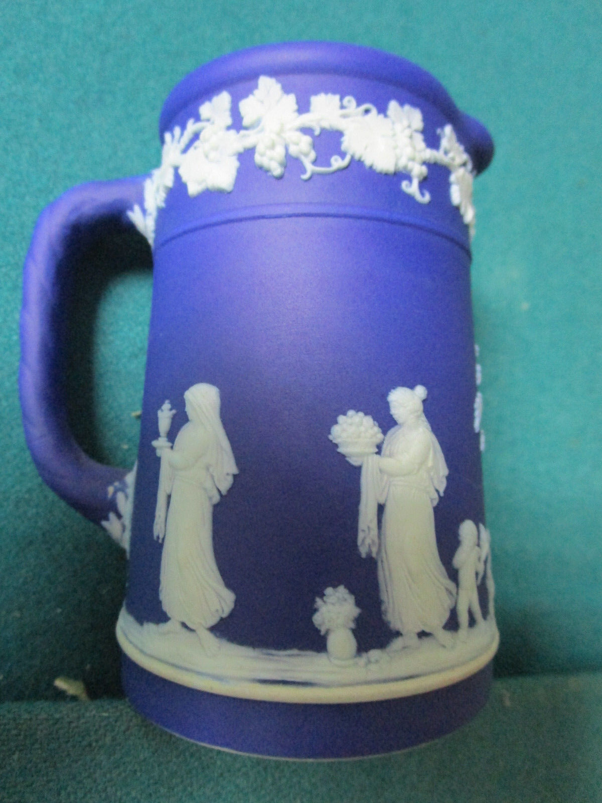 WEDGWOOD ENGLAND ANTIQUE DARK BLUE JASPERWARE 2 CREAMERS ^^