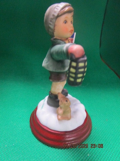 Hummel Let Liberty Shine 3.50" New In Box With Certificates figurine 2004 ^^^
