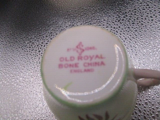 Old Royal England cup and saucer [84]