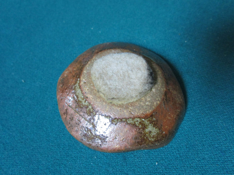 CHINESE BRONZE FROG ON CERAMIC LEAF 2 X 3" PAPERWEIGHT