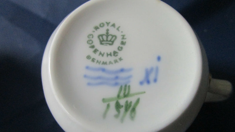 Royal Copenhagen Molded Golden Rim Blue Flowers Coffee Cups Saucers Pick1 [83E]