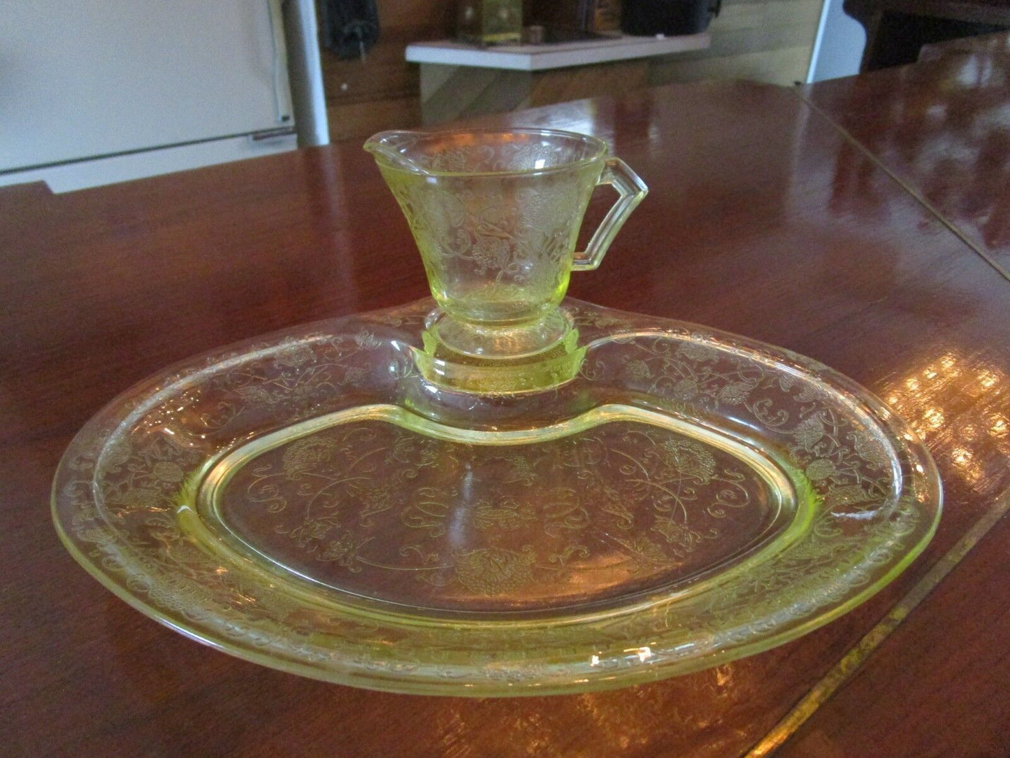 1920s Depression Yellow Glass Hazel Atlas Florentine 2 Poppy gravy cup [60