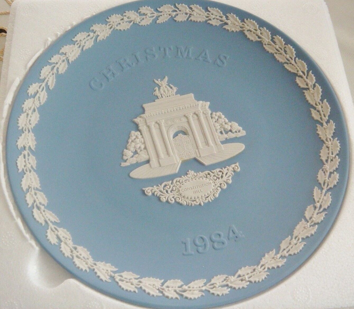 WEDGWOOD CHRISTMAS PLATE 1975 / 1982/1984 - NEW  BLUE JASPERWARE- ORIGINAL PICK1