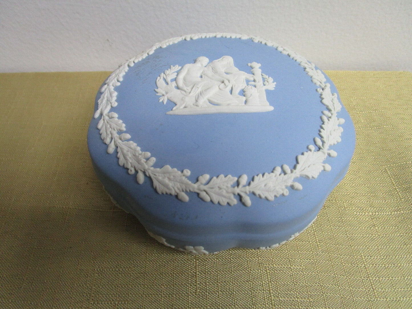 Wedgewood Blue Jasperware classic decoration in white, round covered trinket[91]