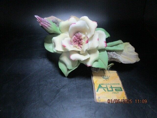 CAPODIMONTE ONE ROSE 4 X 8 IN, HAND MADE AND PAINTED IN ITALY ^^