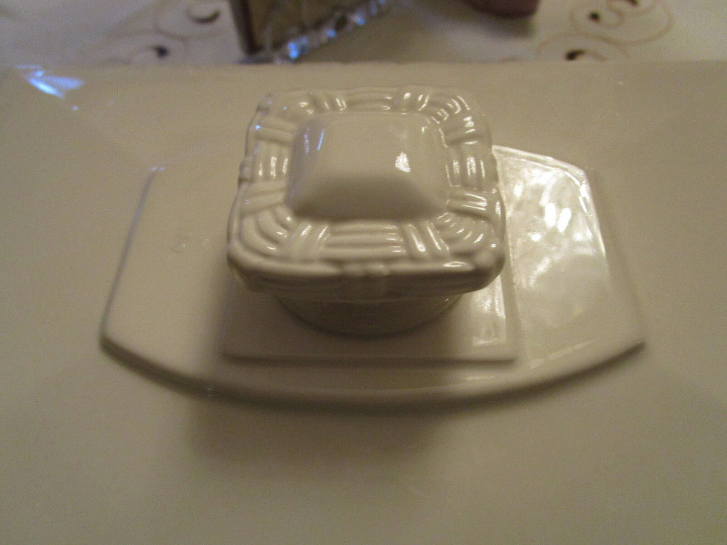 Belleek IRISH POTTERY Rectangular Covered Casserole in Shamrock rare