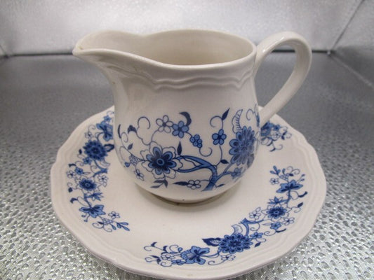 Hankook Creamer and Plate [95B]