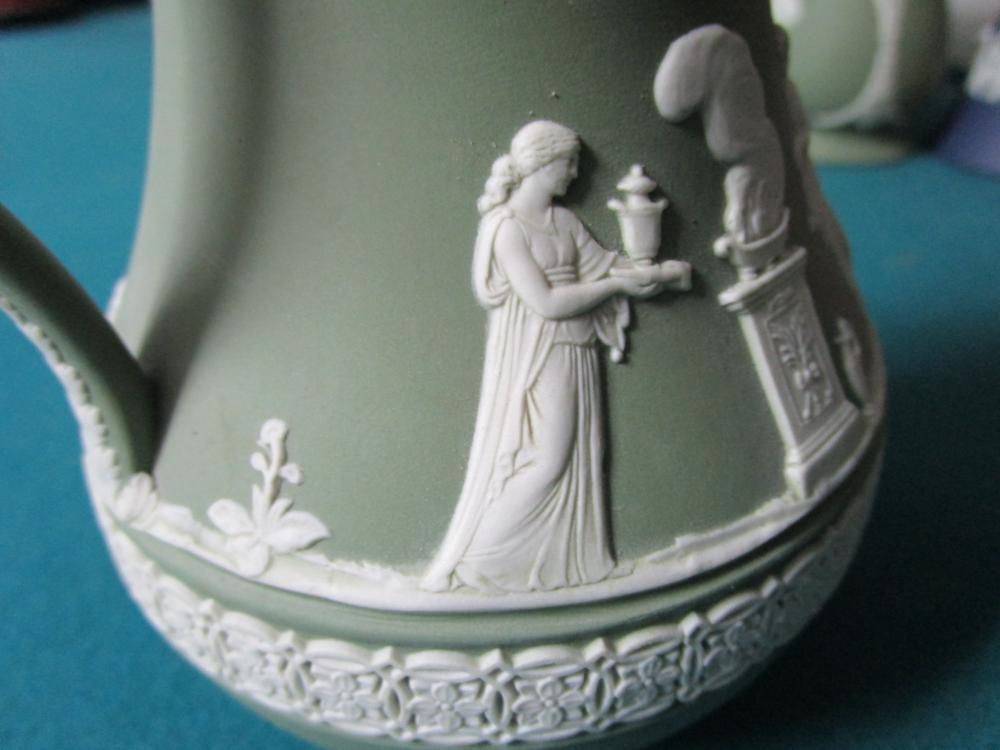 Wedgwood England  jasperware green sage pitcher with garlands,classical [jasper]