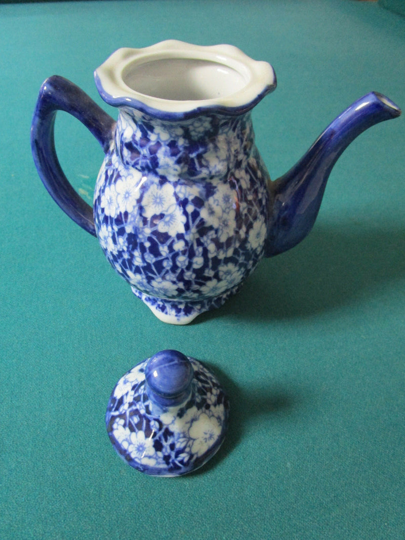 BLUE WARE FLORAL TEAPOT ENGLISH 8" [*a12]
