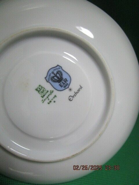 JAEGER & Co.Germany - ca 1902-1970s CUPS AND SAUCER FRUITS AND GOLD  [170A]