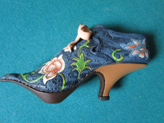 THE RIGHT SHOE BY RAINE COLLECTIBLE "VERSAILLES" NO BOX