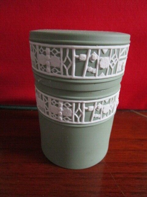 WEDGWOOD CIGARRETTE COVERED HOLDER JASPERWARE  TRINKET GREEN / BLACK BOX PICK 1