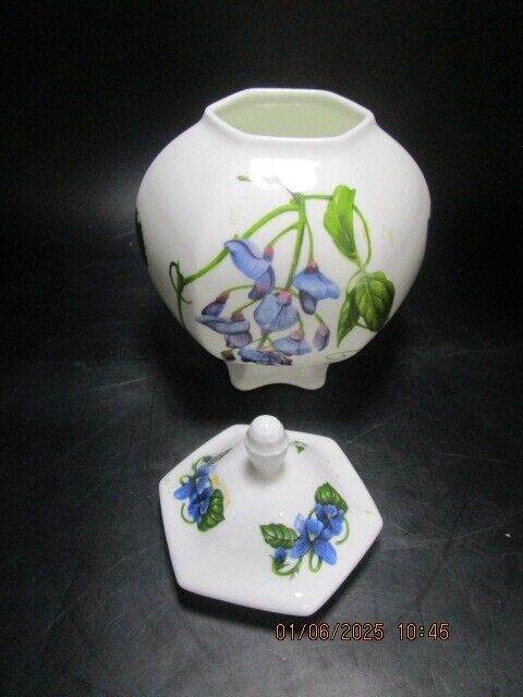 AYNSLEY COVERED BOWL BLUE FLOWERS 5.25 IN STILL WITH LABEL ^^