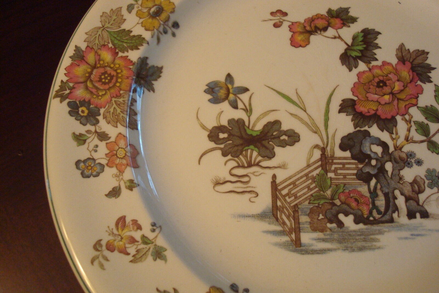 Wedgwood EASTERN FLOWERS TKD 426 Round Platter