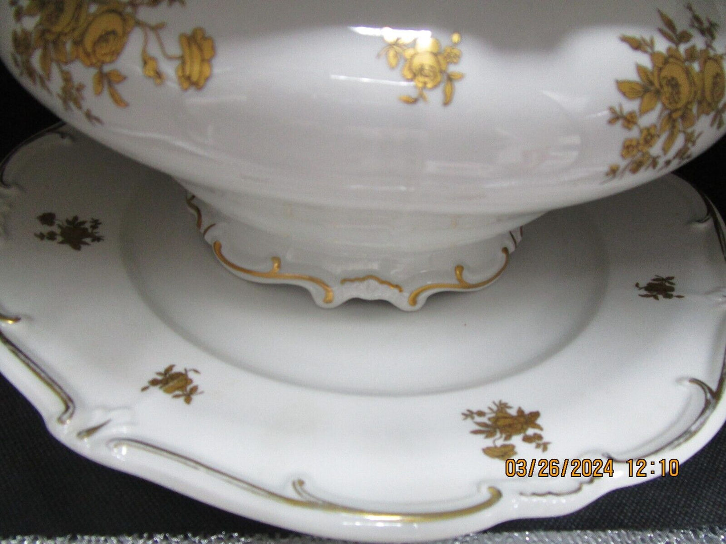 1940s Weimar Katharina Porcelain Soup Tureen w/lid White Gold Roses with platter