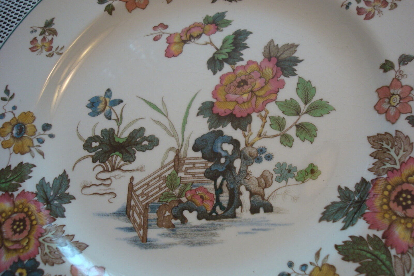 Wedgwood EASTERN FLOWERS TKD 426  VINTAGE CHINA luncheon plate 8 1/4"