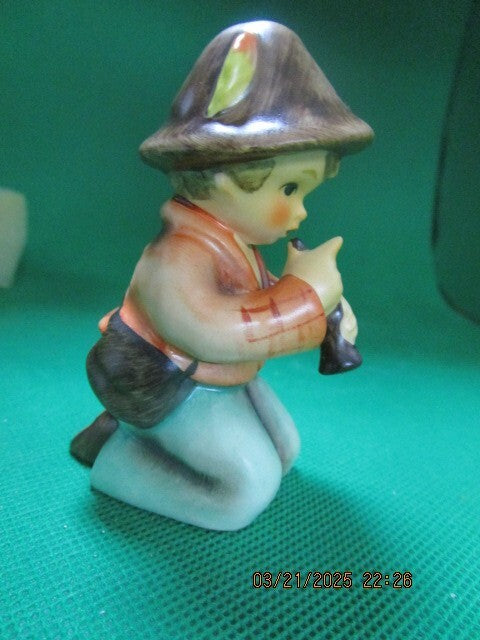 Hummel Figurine Little Tooter 3.5" TM6 ^^^
