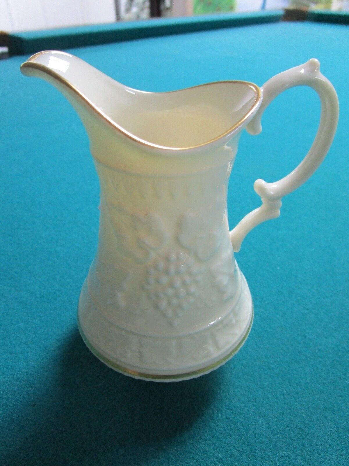 Lenox Vase EMBOSSED CREAMER AND 8 DISHES [*LENXB]