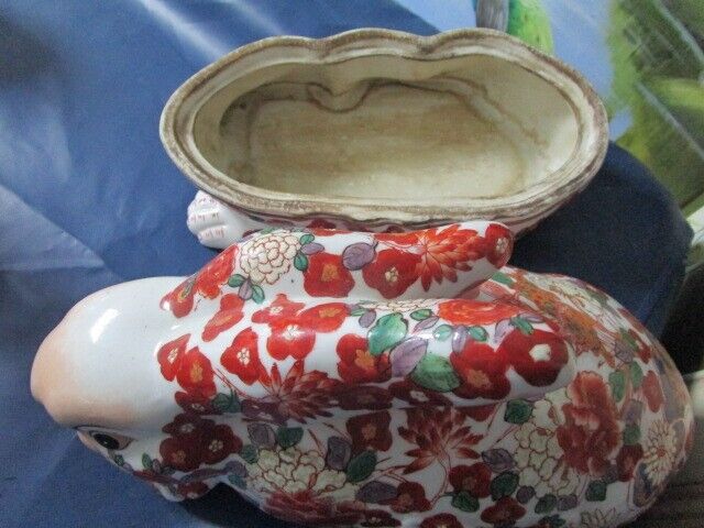 19th Century Porcelain Rabbit Tureen in Famille Rose