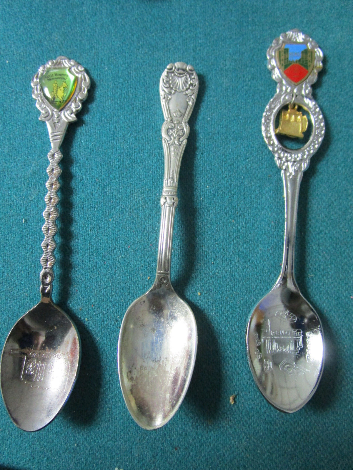 28 COLLECTOR SPOONS EUROPEAN AND AMERICAN COLLECTIBLE AND SOUVENIR