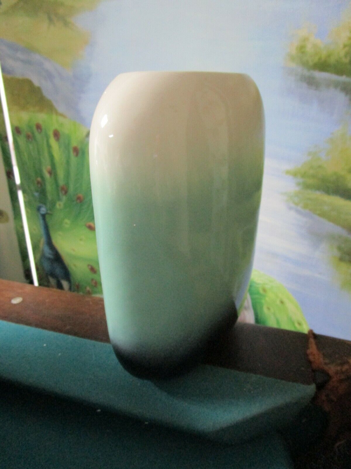 THOMAS REECE POTTERY - STEPHANY DI CARLO LIGHT GREEN VASE PICK 1