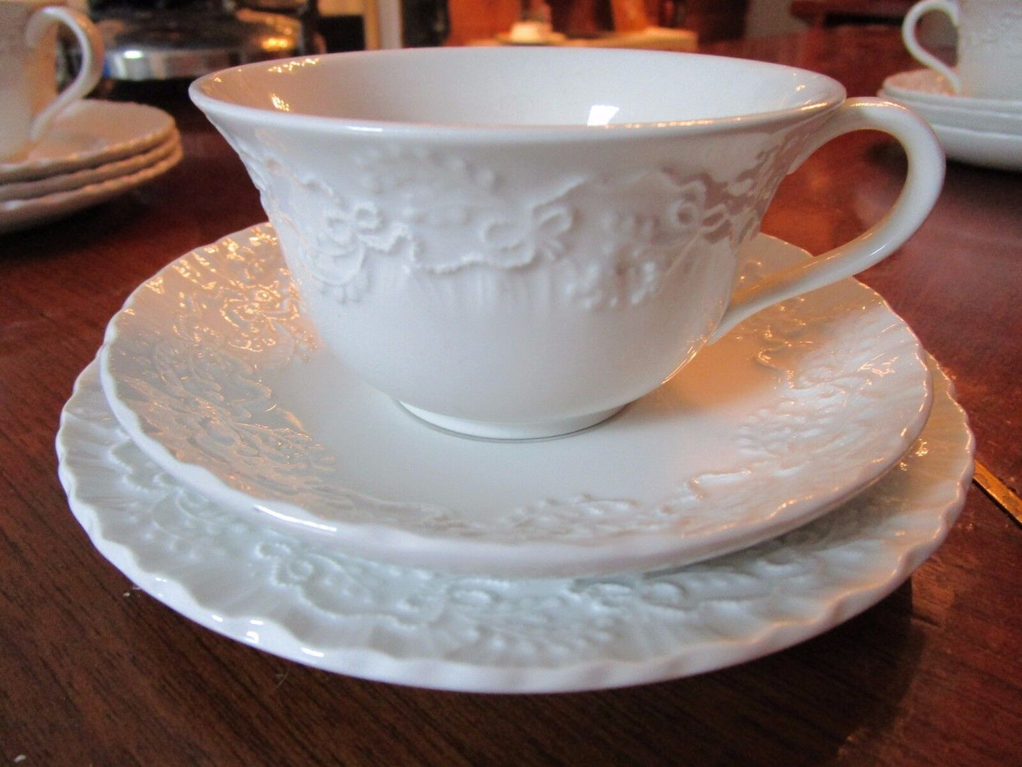 WEDGWOOD TRIO CUP /SAUCER CAKE PLATE "CLAIRE" PATTERN FOR RALPH LAUREN[117]