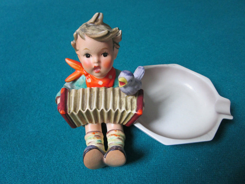 Hummel figurine Tm3: Trumpet Boy Serenade Street Singer, Duet Ashtray Let Sing