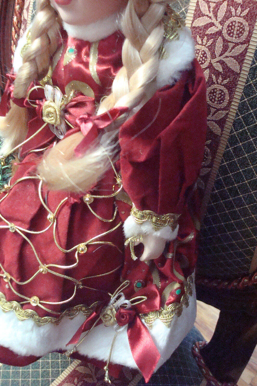 Vanessa Richardi CHRISTMAS Doll, Doll in festive attire