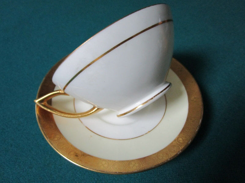 Minton's England Cup And Saucer With Gold Rim  J.E.Caldwell Pa [80B]