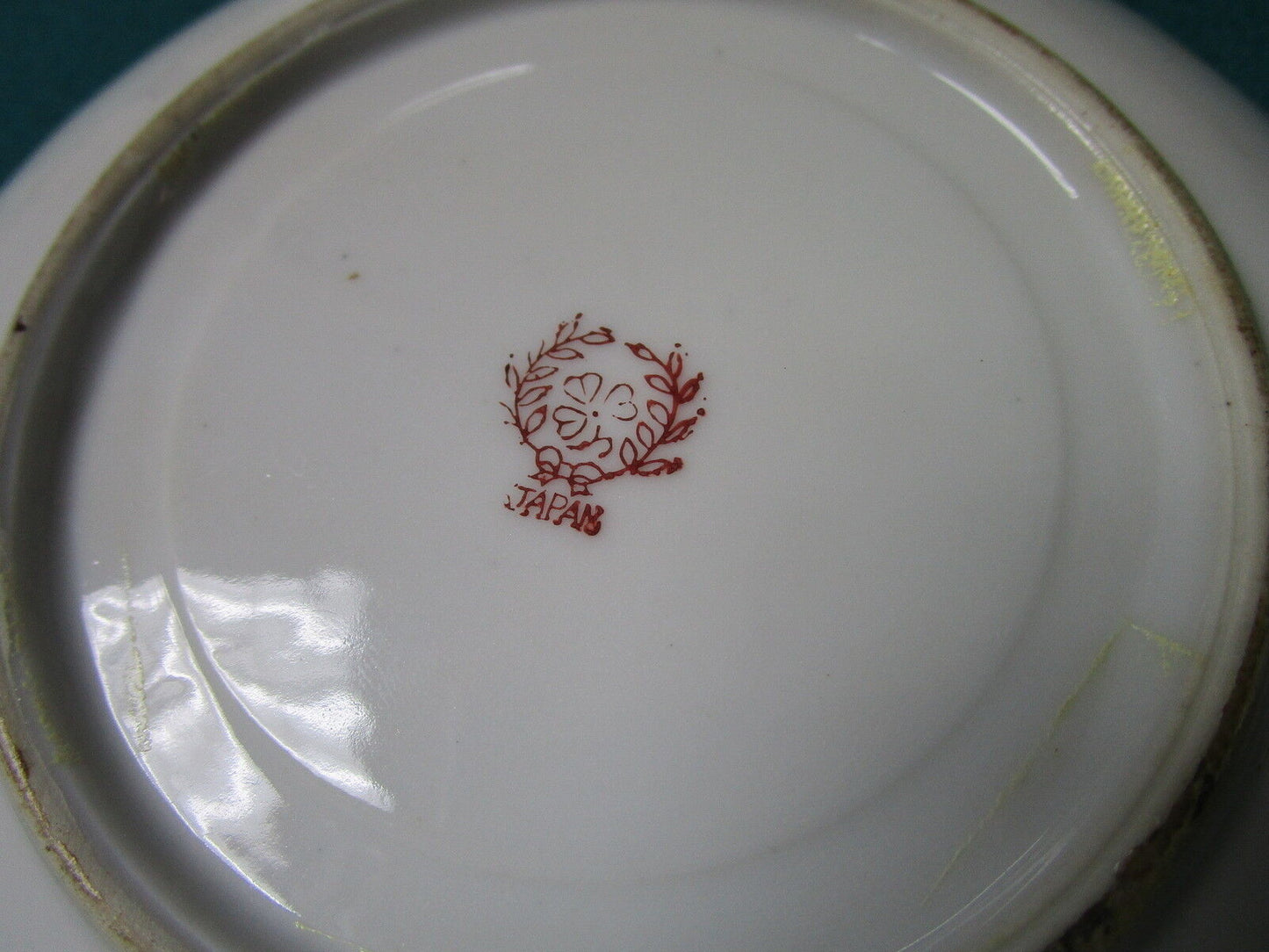 "Nippon Yoko Boeki" Japan Mid Century cup/saucer, gold and roses[a*5-b1]