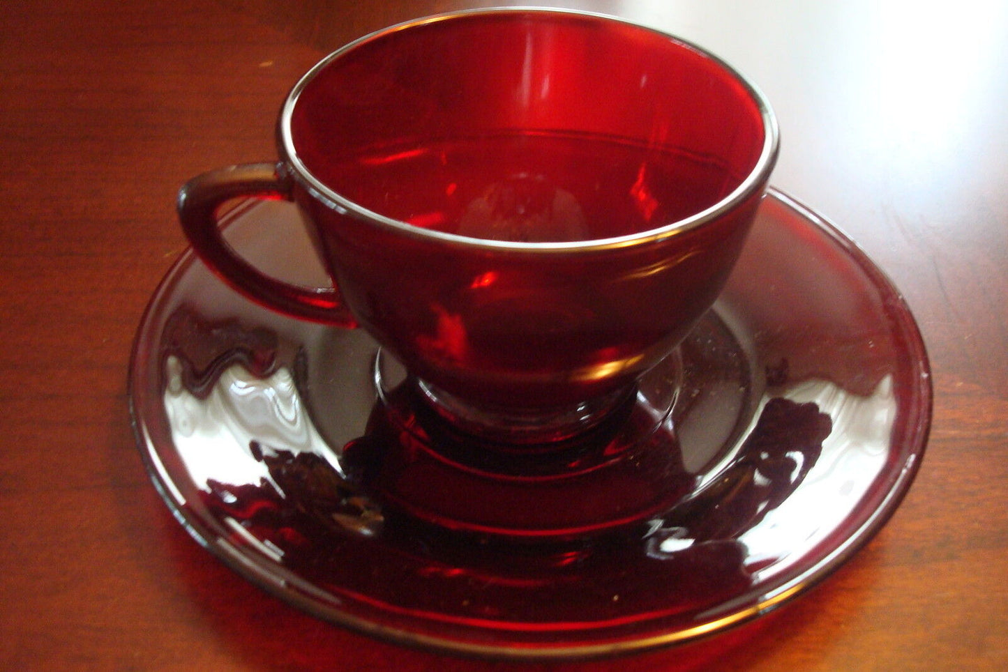 ANCHOR HOCKING Two Ruby Red Glass cups and saucers [67]