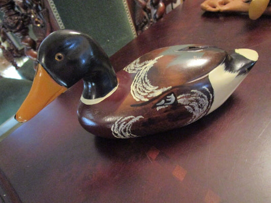 WOOD HAND DECOY HAND PAINTED 4 1/2 X 9" FROM DECORATIVE CRAFTS [*WOOD]