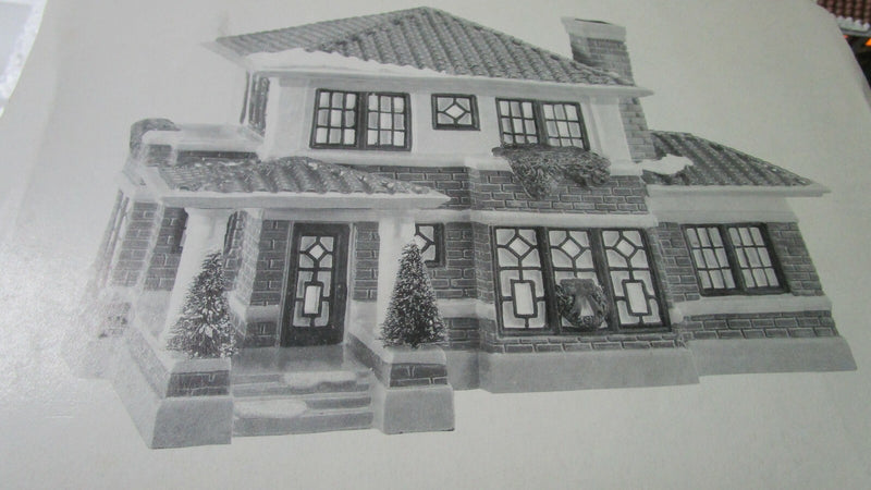 SNOW VILLAGE DICKENS CUMBERLAND LIGHTED HOUSE SHOWROOM MODEL 8 X 9 1/2"