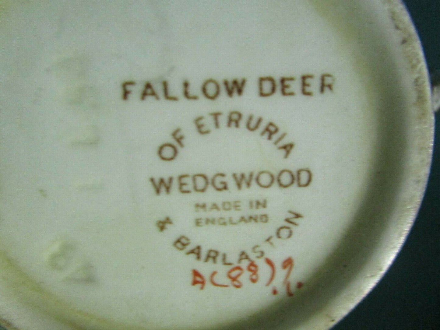 Vintage Wedgwood Creamer, Made in England, Fallow Deer #AL8879 GOLD [*95G]