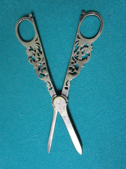 UNMARKED WICK TRIMMER SCISSORS, ORNATED SILVERPLATE 7"  [*SMALL]