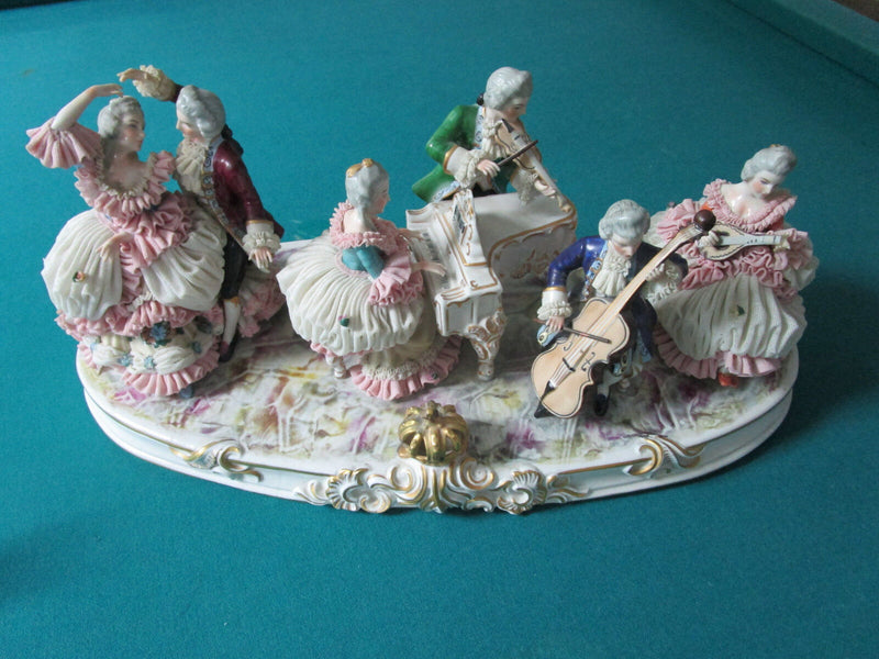 Moritz Zdekauer Monumental Figural Piece Dresden Style Dresses  20”  Great Condi