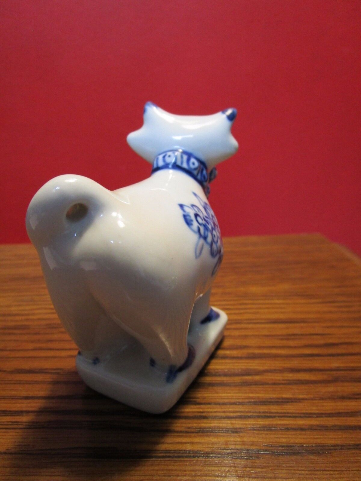 ZSOLNAY HUNGARY FIGURINE 1940s BLUE AND WHITE COW  [ZS]