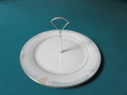 Royal Doulton Vogue Collection Cake Plate One Tier 10 1/2"