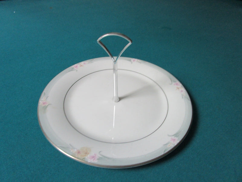 Royal Doulton Vogue Collection Cake Plate One Tier 10 1/2"